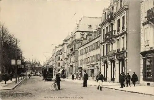 Ak Belfort Beffert Beffort Territoire de Belfort, Straße mit Häusern, Kutsche, Ampeln, Menschen, 
