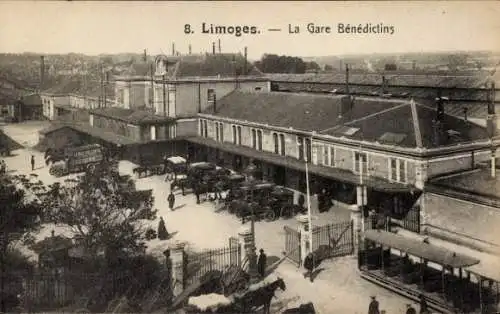 Ak Limoges Haute Vienne, Bahnhof La Gare Bénédictins,  Architektur, Straßenverkehr, Menschen