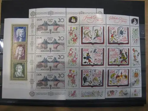DDR Jahrgang 1985 
mit: 50 Marken, 3 Blocks, 7 Zusammendrucke und 2 Kleinbogen, postfrisch, ** mit ausschließlich kompletten Sätzen