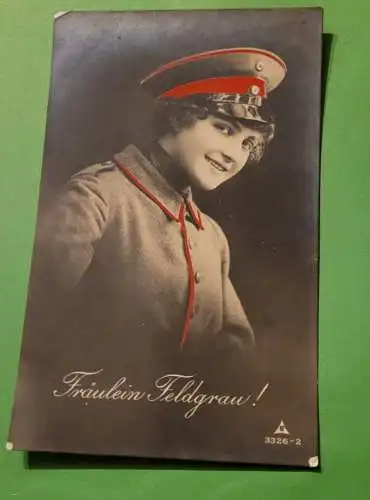 Fräulein Feldgrau