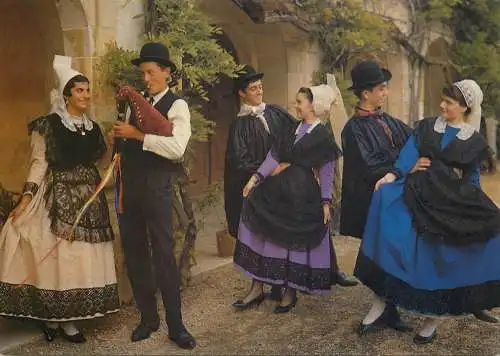 Folklore & traditions costumes de le poitou au chateau