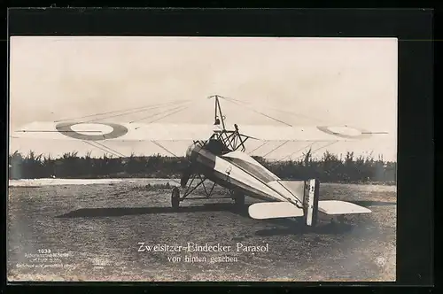 Foto-AK Sanke Nr. 1033: Zweisitzer-Eindecker Parasol Flugzeug