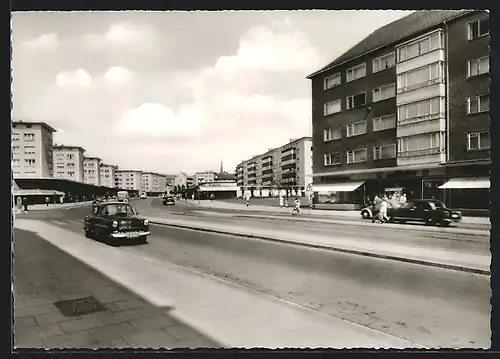 AK Kiel, Holtenauer Strasse mit Geschäften