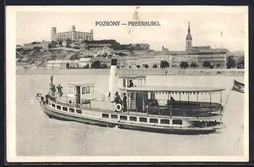 AK Pozsony / Pressburg, Teilansicht mit Dampfschiff auf dem Wasser