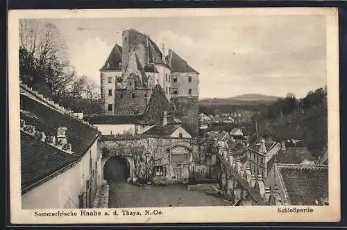AK Raabs a. d. Thaya, Schlosspartie mit Blick auf den Ort