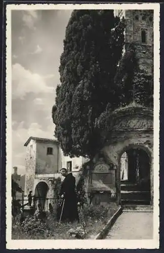 AK Morcote /Lago di Lugano, Mönch an der alten Kirche