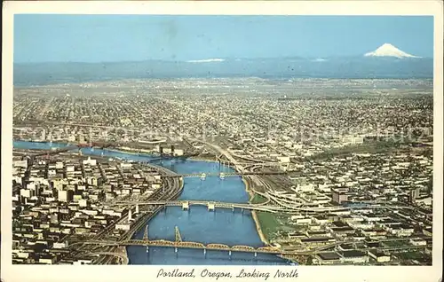 Portland Oregon Fliegeraufnahme Bridges and Mount St. Helens Kat. Portland