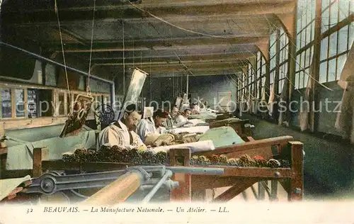 AK / Ansichtskarte Beauvais La Manufacture Nationale Un Atelier Kat. Beauvais