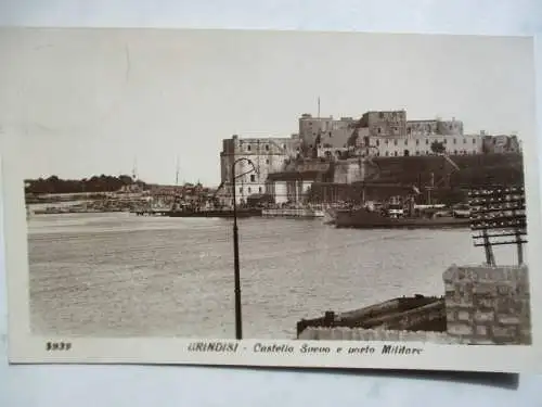 [Echtfotokarte schwarz/weiß] Brindisi - Castello Sueva e Porto Militare. 